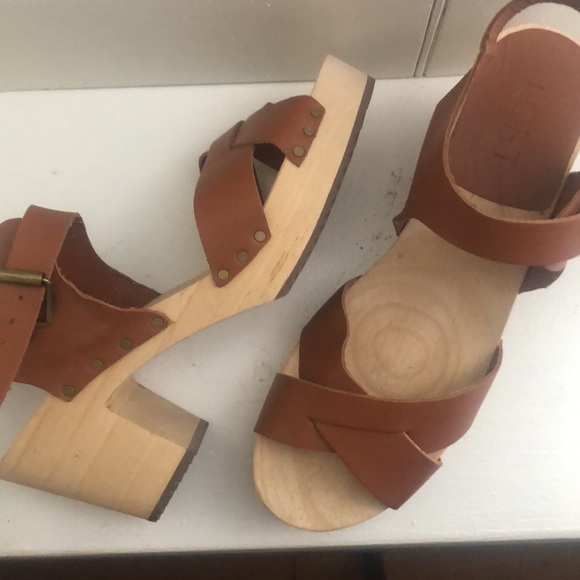 Ann Taylor Loft Leather Clog Sandal - Picture 3 of 6